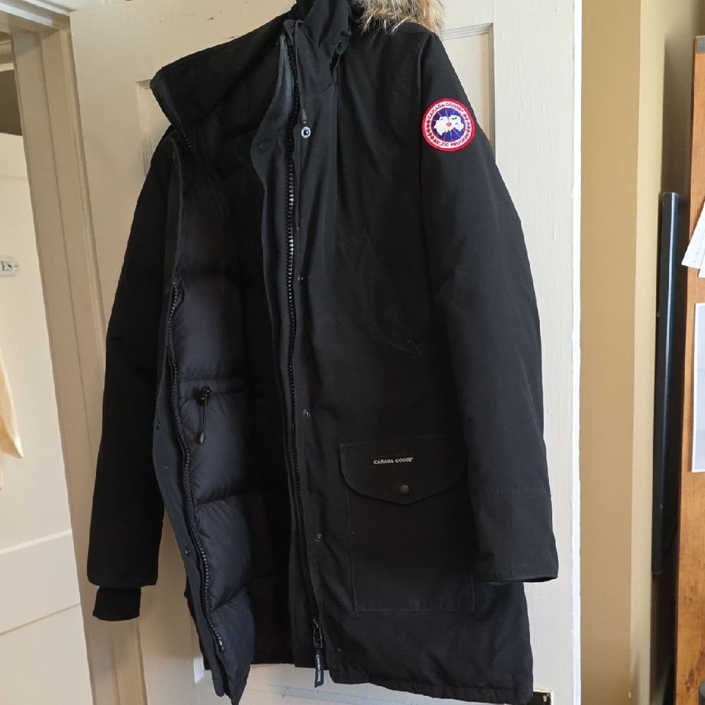 Women's Canada Goose Trillium Down Parka With Coyote Fur Trim